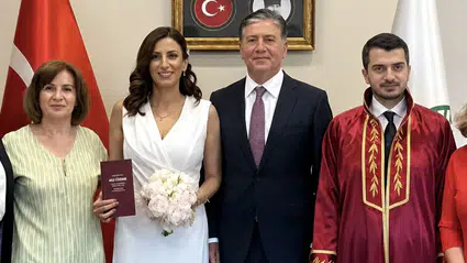TBMM tarihinde bir ilk: CHP'li Murat Emir ile Evrim Rızvanoğlu evlendi