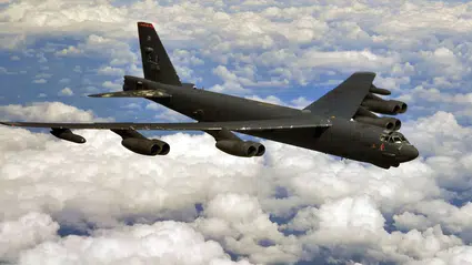 ABD’de B-52 Stratofortress bombardıman uçağı düştü: 8 kişi hayatını kaybetti