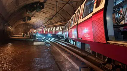 Kadıköy-Sabiha Gökçen metrosunda korku dolu anlar: Raydan çıkan vagon seferleri aksattı