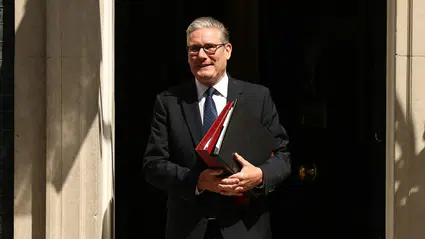 Keir Starmer resmen istifa etti: Britanya'da başbakanlık görevini Burnham devralıyor