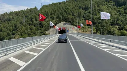 Yalova-Armutlu Yolu hizmete açıldı: Seyahat süresi 1 saatten 30 dakikaya indi