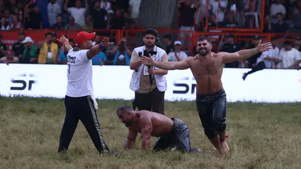 Erkan Taş, 665. Tarihi Kırkpınar Yağlı Güreşleri'nin başpehlivanı oldu
