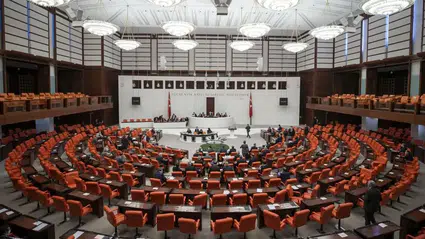 Meclis'te yükseköğretim teklifinin 13 maddesi kabul edildi: Öğrenci affı ve vakıf üniversitelerine yeni düzenlemeler