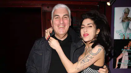 Amy Winehouse'un babasına yaklaşık 950 bin sterlin tazminat cezası