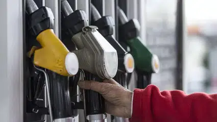 Akaryakıtta zamların ardı arkası kesilmiyor: Motorin 100 liraya yaklaştı