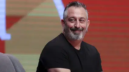 Cem Yılmaz’ın gösterisi tepki çekti: Kadınlara yönelik sözleri ageism tartışması başlattı