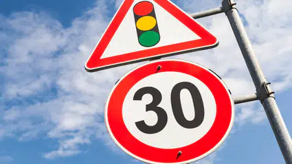 Kara yollarında levha temizliği tamamlandı: 58 bin işaretleme kaldırıldı