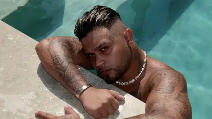 Lvbel C5 imaj değiştirdi: Platin sarısı saçları sosyal medyayı ikiye böldü