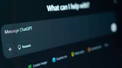 OpenAI reklam dönemini başlattı: ChatGPT artık ücretsiz kullanıcılar için reklamlı