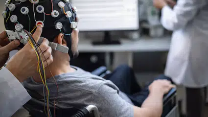 Felçli beyin sinyalleri EEG ile okunabiliyor: Hareket geri kazanımı mümkün olabilir