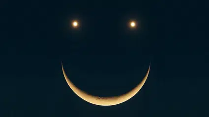 Gökyüzünde "Gülen Yüz" şöleni: Ay, Satürn ve Neptün bu gece kavuşuyor