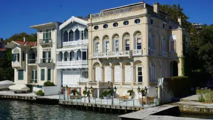 Boğaz’ın simge yapılarından Kara Todori Yalısı icradan yeniden satışta: Bedeli dudak uçuklattı
