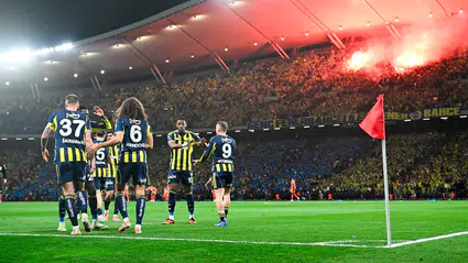 Fenerbahçe, Galatasaray'ı 2-0 yenerek Süper Kupa'yı kazandı