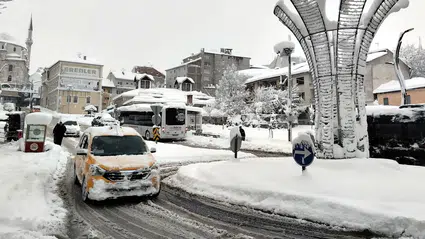 İstanbul’da kar alarmı: Sıcaklıklar 10 derece düşüyor, 36 il için sarı kod