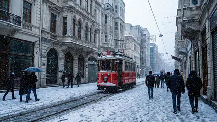 Kar İstanbul'a geri geliyor: Sıcaklıklarda 10 derece düşüş yaşanacak