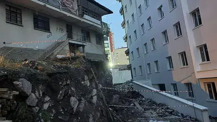 Vatandaşın CİMER’den yaptığı acil yardım çağrısı kurumları teyakkuza geçirdi: Altındağ’da inşaat kazısında temeli zedelenen bina boşaltıldı