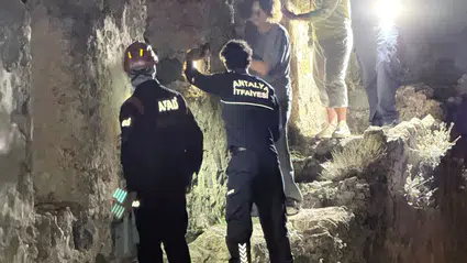 Alanya Kalesi'nde korku dolu anlar: Surlarda mahsur kalan turistler için kurtarma operasyonu