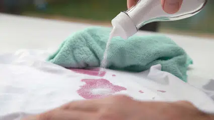 Leke çıkarma rehberi: Kahve, yağ ve kan lekesi nasıl çıkar?