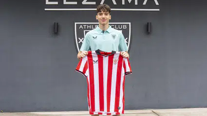 Bask kulübü Athletic Bilbao'nun tarihindeki ilk Türk oyuncu, Tayfun Korkut’un oğlu Efe Korkut oldu!