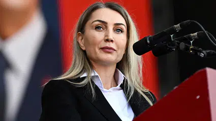 Kardeşi gözaltına alınan Dilek İmamoğlu’ndan sert çıkış: “Ailemin üzerinden elinizi çekin”