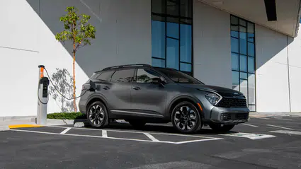 Fraunhofer Enstitüsü açıkladı: Şarj edilebilir hibrit araçlar beklenenden çok daha fazla yakıt tüketiyor