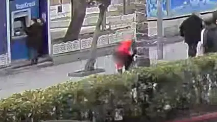 Bulduğu çantayı yetkililere bildirmeyen belediye işçisi işinden oldu