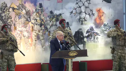 Yaşar Güler, bordo berelilerin mezuniyet törenine katıldı