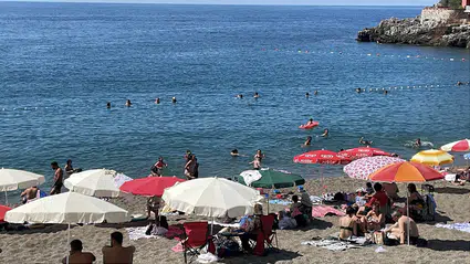 Zonguldak’ta deniz yasağı kalktı, Kapuz Plajı doldu