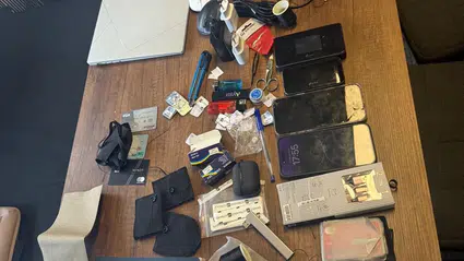 İzmir'de şüpheli çanta: Öğretmen kopya düzenekleriyle yakalandı