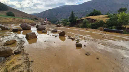 Bingöl'de sağanak heyelana yol açtı: Yedisu-Karlıova kara yolu trafiğe kapandı