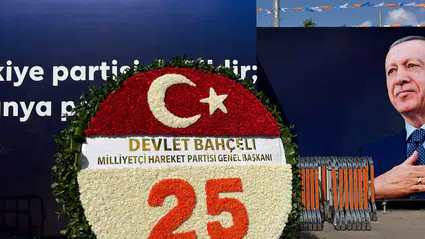 Başkent Millet Bahçesi’ndeki programa Bahçeli’den çelenk