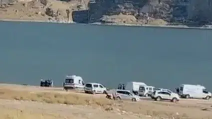 Hasankeyf’te baraj gölü kenarında kişisel eşyalar bulundu