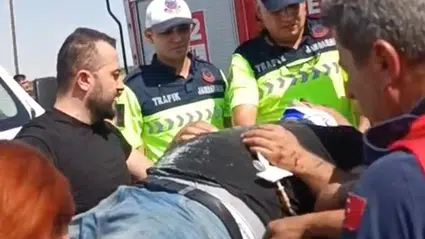 Adıyaman'da dehşet anları: TIR'ın altına giren otomobilden sağ çıktılar