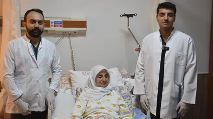 Bitlis'te tıp dünyasını heyecanlandıran operasyon: 70 yaşındaki hastaya kapalı yöntemle umut oldu