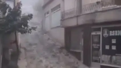 Ayancık'ta sağanak felaketi: Yollar çöktü, hayat durma noktasına geldi