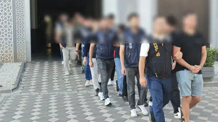 Borsa tuzağıyla milyonları götürdüler: 8 kişi cezaevine gönderildi