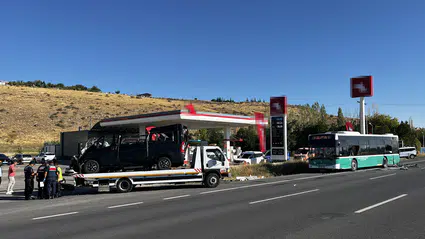 Kayseri'de sabah trafiğinde korkutan kaza: Yolcu otobüsüne arkadan çarptı