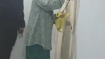Gece yarısı sokakta kaybolan yaşlı kadına polis şefkati: Kahve ikram etmek istedi