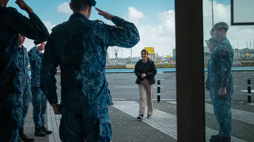 Hollanda Savunma Bakanı Dilan Yeşilgöz’ün 100 bin euroluk donanma ziyareti ülkeyi karıştırdı: Bir Hollandalı siyasetçinin en pahalı gezisi!