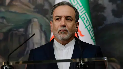 İran Dışişleri Bakanı Erakçi: Geri adım atmıyoruz, sadece İran'a tazminat önerecek teklifi dinleriz