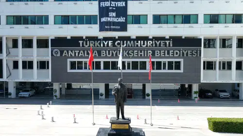 Antalya’daki yolsuzluk davasında yeni gelişme: Tahliye edilen 3 isim hakkında yakalama kararı