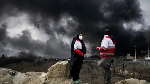 İran’da saldırılar sonrası “siyah yağmur” iddiası: Uzmanlar sağlık riski konusunda uyardı