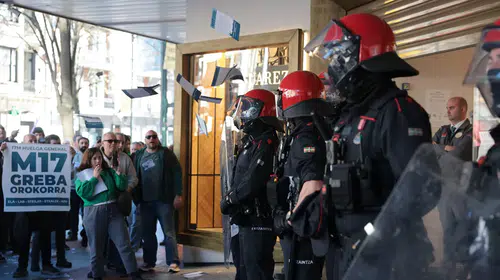 İspanya Bask Bölgesi'ndeki asgari ücret grevinde büyük gerginlik: Yollar kesildi, iş yerleri kapatıldı