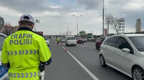 Trafikte cezalar değişti: 9 kademeli yeni hız ceza sistemi devrede