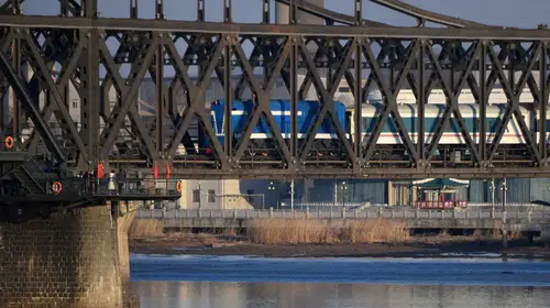 Çin–Kuzey Kore yolcu treni seferleri yeniden başladı