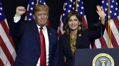 Trump, İç Güvenlik Bakanı Kristi Noem’i görevden aldı