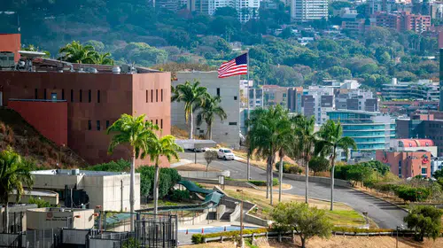 Caracas'ta yeni dönem: ABD Büyükelçiliği kapılarını yeniden açtı