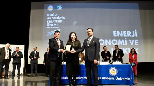 Doğu Akdeniz’in stratejik önemi ve geleceği, önemli isimlerin katılımıyla DAÜ’de tartışıldı