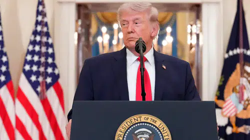 İran'ın düşürdüğü ABD uçakları sonrası Trump'tan ilk açıklama: Müzakereleri etkileyecek mi?