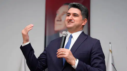 Ataşehir Belediyesi'ne gece yarısı operasyonu: Başkan Onursal Adıgüzel ve 17 kişi gözaltında